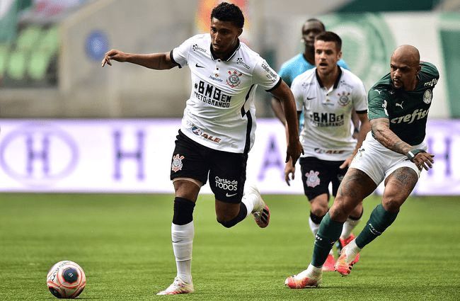 全队球员自 全队球员自