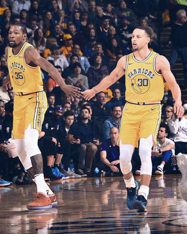 球迷纷纷质 球迷纷纷质