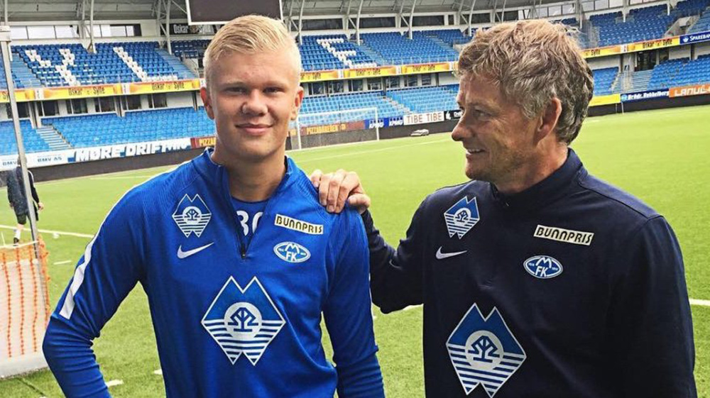 某位前锋在 某位前锋在